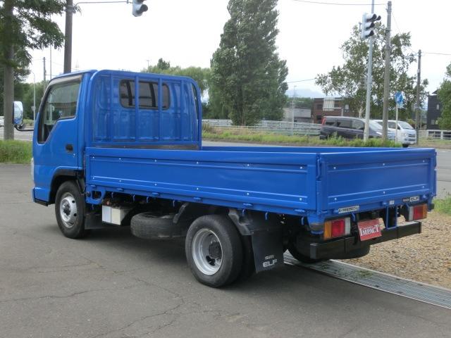 2009 Isuzu Elf – thumbnail 4