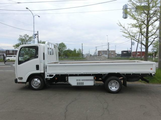 2009 Isuzu Elf – thumbnail 3
