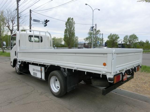 2009 Isuzu Elf – thumbnail 4