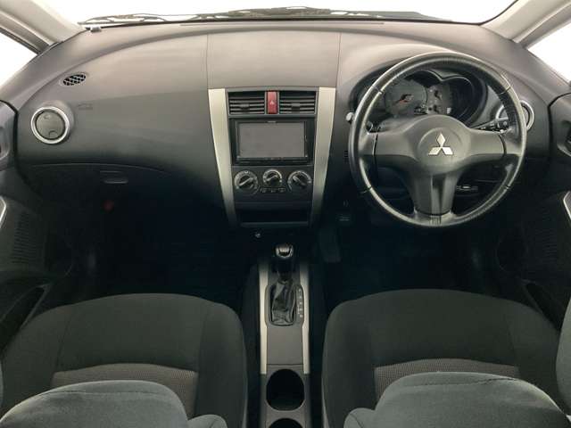 2011 Mitsubishi Colt Plus – thumbnail 3