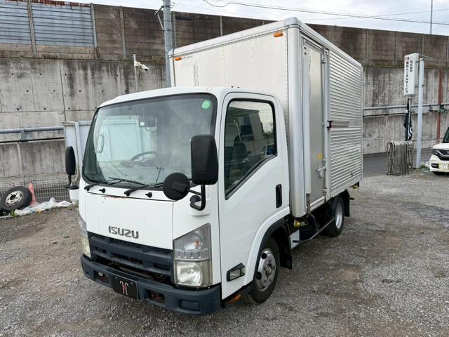 2010 Isuzu Elf – thumbnail 4