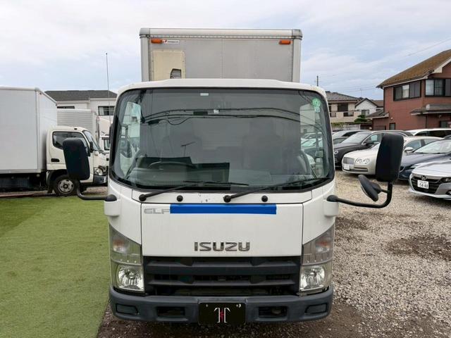 2010 Isuzu Elf – thumbnail 3