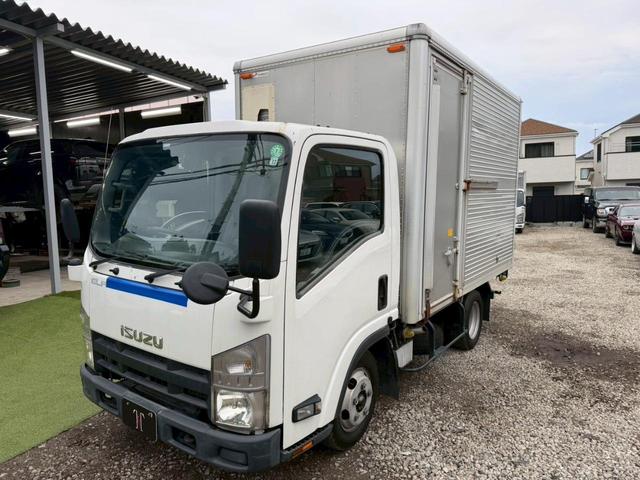 2010 Isuzu Elf – thumbnail 4