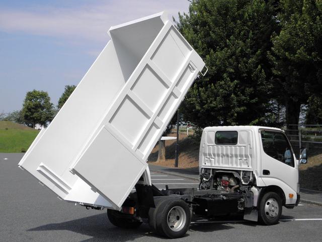 2011 Hino Dutro