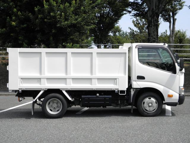 2011 Hino Dutro – thumbnail 4