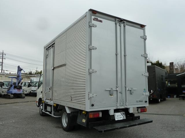 2011 Hino Dutro – thumbnail 4
