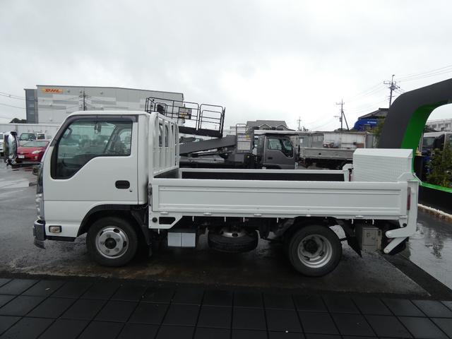 2010 Isuzu Elf – thumbnail 3