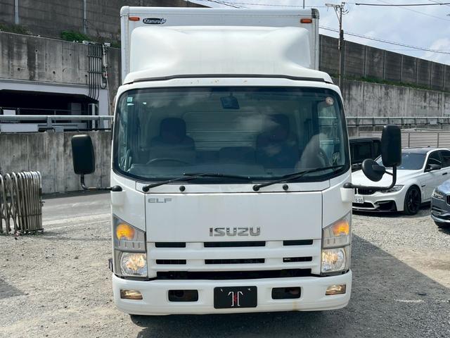2011 Isuzu Elf – thumbnail 3