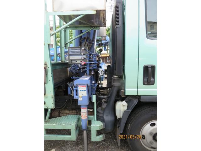 2008 Isuzu Elf – thumbnail 4