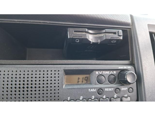 2011 Isuzu Elf – thumbnail 3