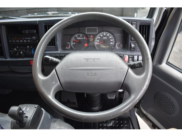 2010 Isuzu Elf – thumbnail 2
