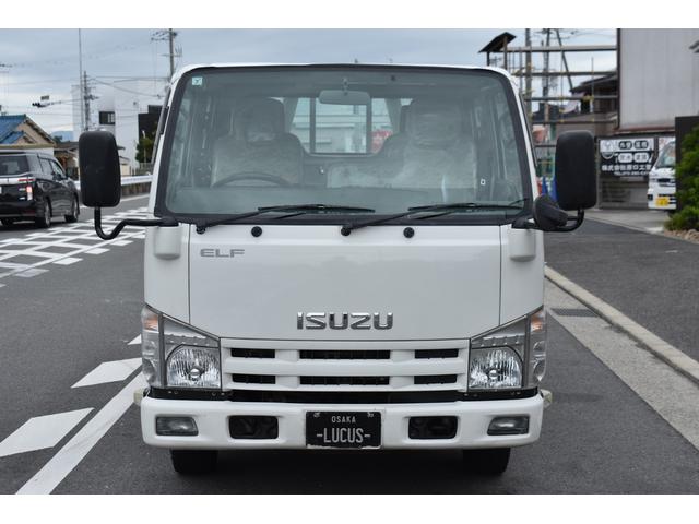 2010 Isuzu Elf – thumbnail 3