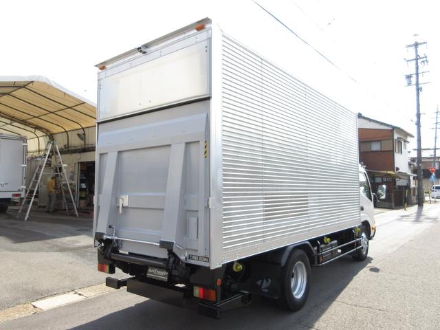 2011 Hino Dutro – thumbnail 4
