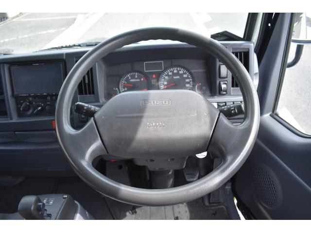 2011 Isuzu Elf – thumbnail 2