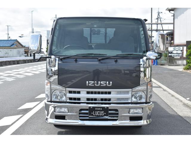 2011 Isuzu Elf – thumbnail 3