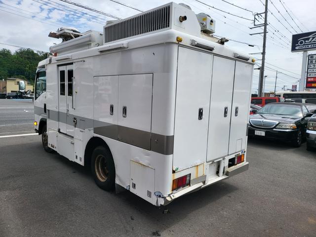 2008 Isuzu Elf – thumbnail 2