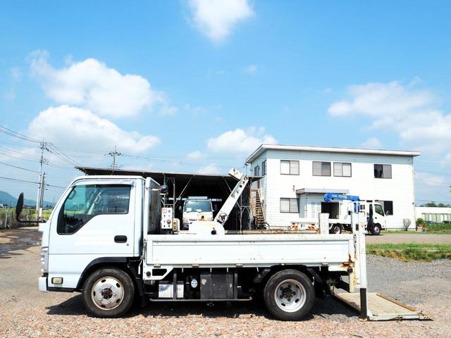 2010 Isuzu Elf – thumbnail 3