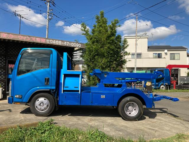 2009 Isuzu Elf – thumbnail 3