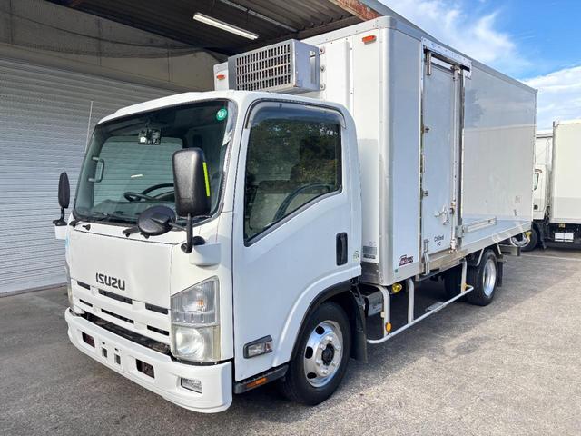 2009 Isuzu Elf – thumbnail 4