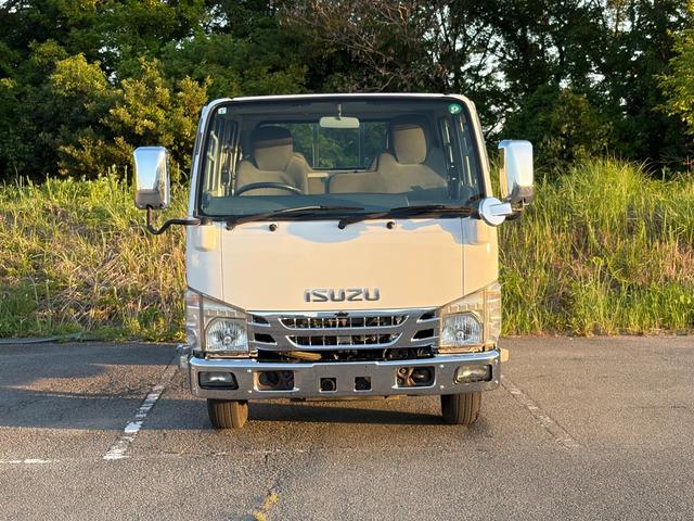 2010 Isuzu Elf – thumbnail 3