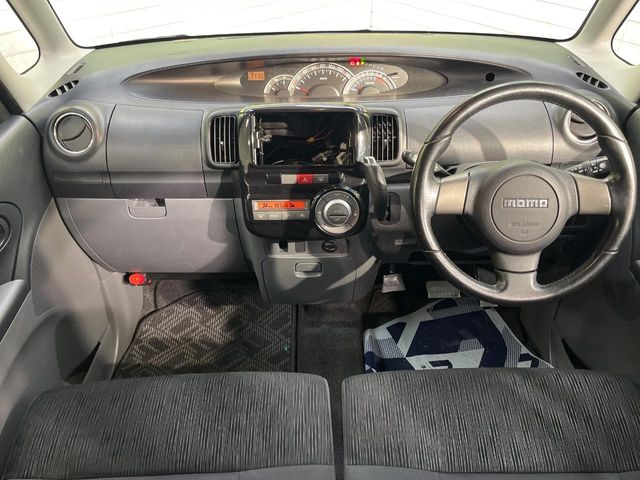 2010 Daihatsu Tanto – thumbnail 2