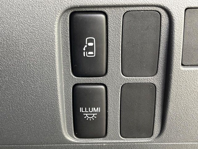 2010 Daihatsu Tanto – thumbnail 3