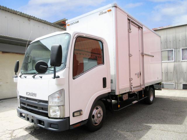 2009 Isuzu Elf – thumbnail 3