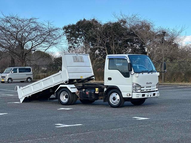 2010 Isuzu Elf – thumbnail 2