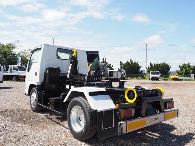 2008 Isuzu Elf – thumbnail 4
