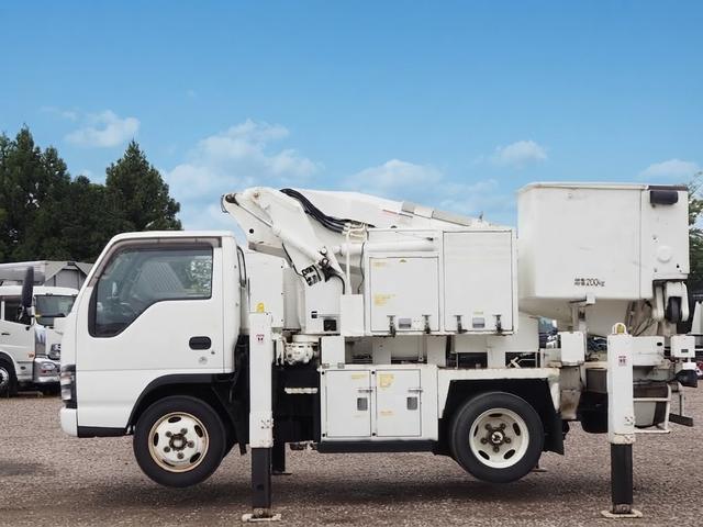 2006 Isuzu Elf – thumbnail 2