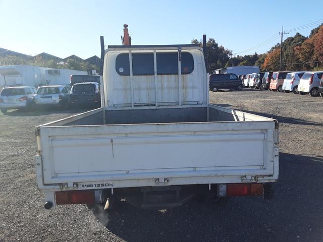 2006 Isuzu Elf – thumbnail 4