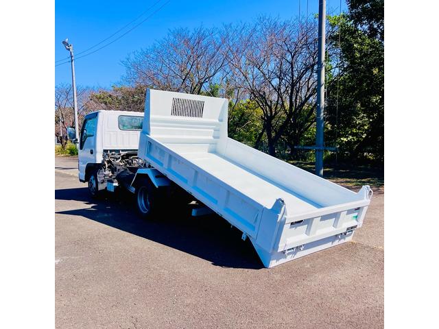 2005 Isuzu Elf – thumbnail 4