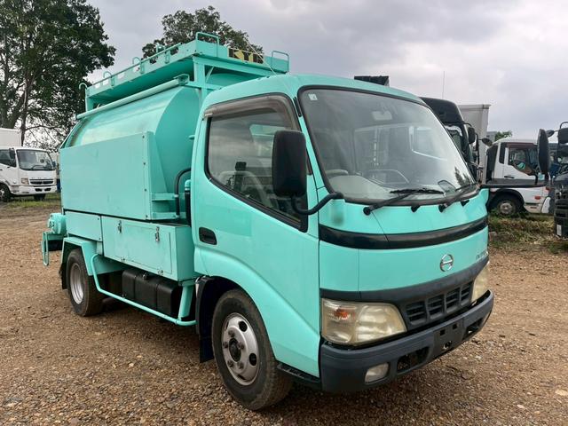2005 Hino Dutro – thumbnail 4