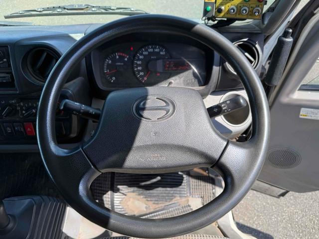 2011 Hino Dutro – thumbnail 2
