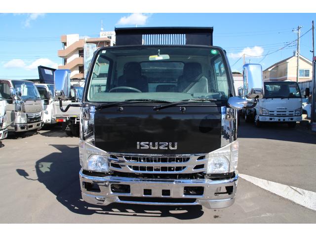 2010 Isuzu Elf – thumbnail 2