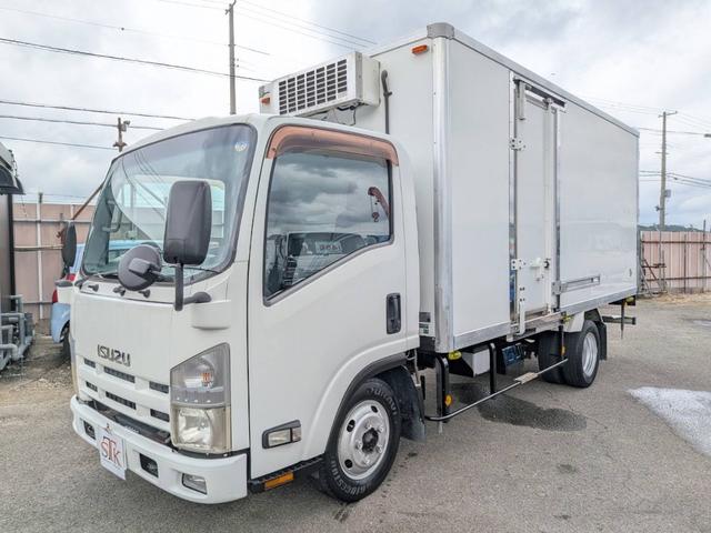 2011 Isuzu Elf – thumbnail 4