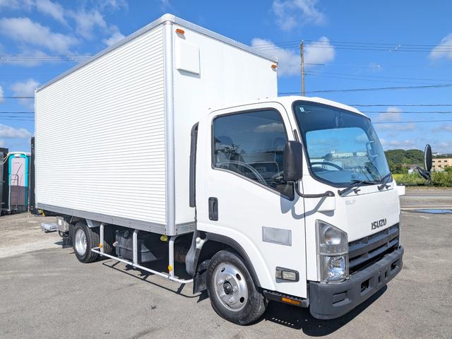 2011 Isuzu Elf – thumbnail 2