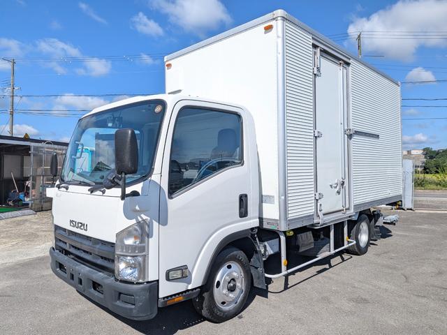 2011 Isuzu Elf – thumbnail 4