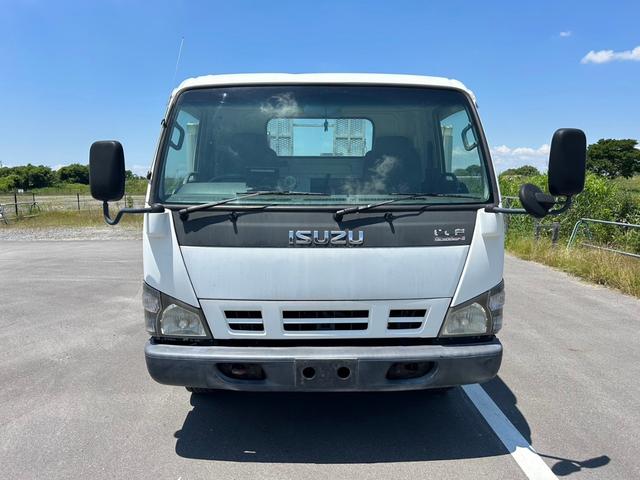 2004 Isuzu Elf – thumbnail 2