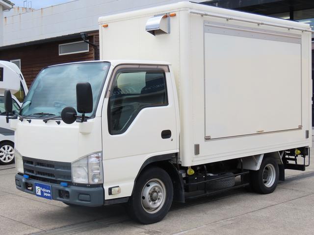 2011 Isuzu Elf – thumbnail 3