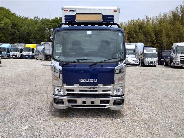 2011 Isuzu Elf – thumbnail 2