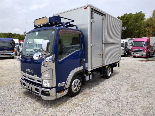 2011 Isuzu Elf – thumbnail 3