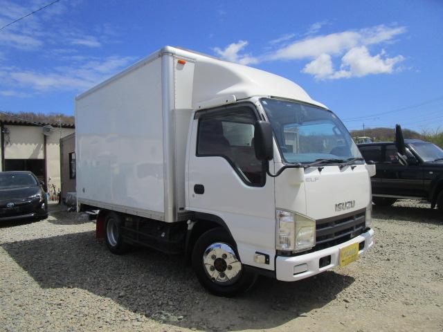 2011 Isuzu Elf – thumbnail 2