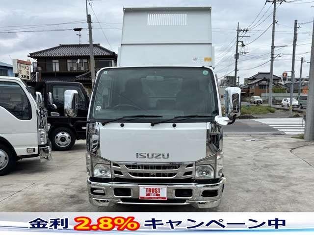 2011 Isuzu Elf – thumbnail 2