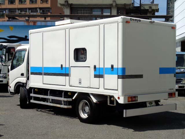 2005 Hino Dutro – thumbnail 2