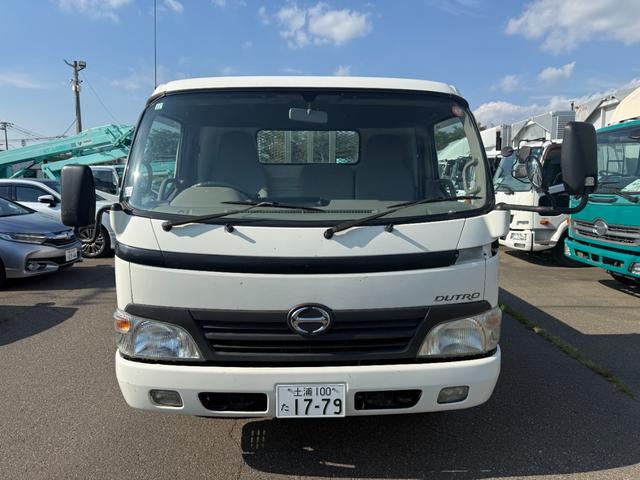 2010 Hino Dutro – thumbnail 3