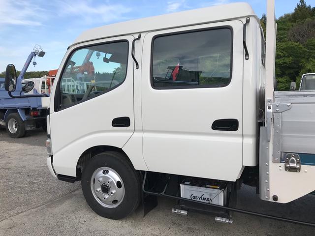 2005 Hino Dutro – thumbnail 4