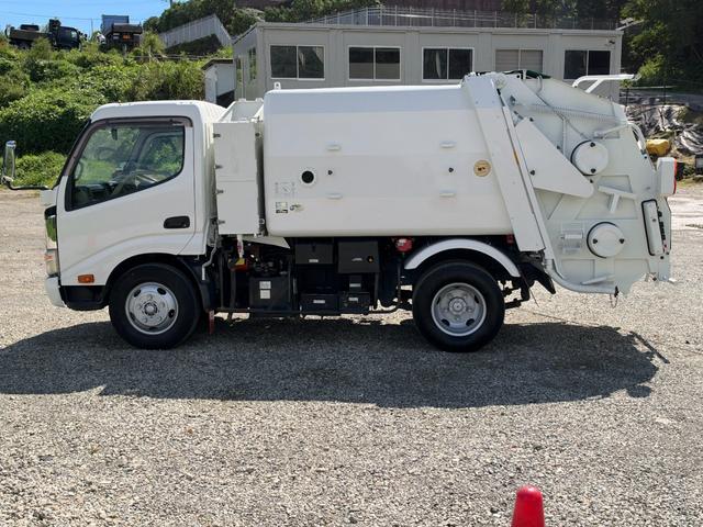2011 Hino Dutro – thumbnail 4