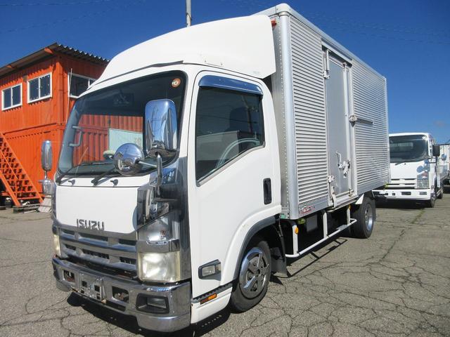2010 Isuzu Elf – thumbnail 3