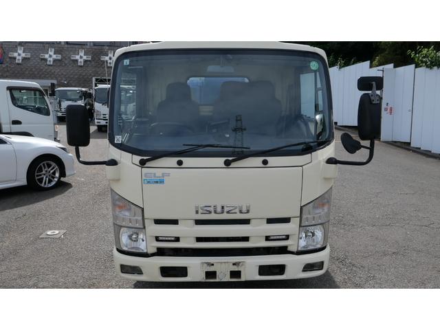 2011 Isuzu Elf – thumbnail 2